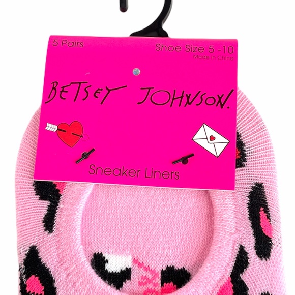 Betsey Johnson Hearts Sneaker Liner Socks - Picture 4 of 6